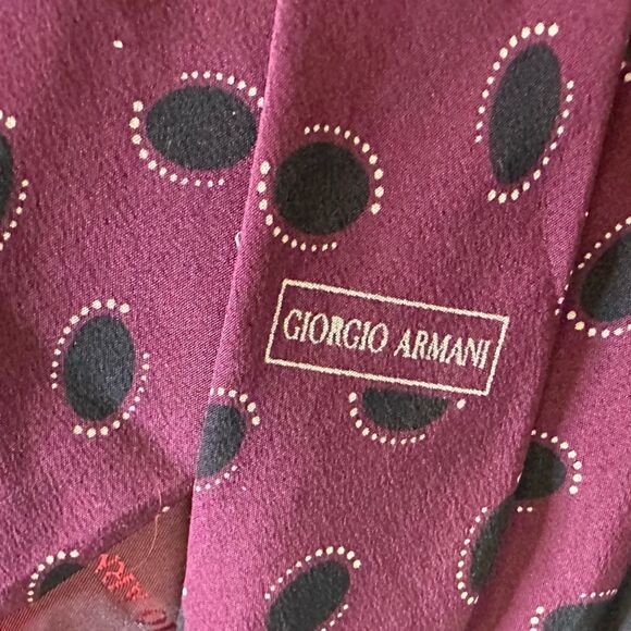 Giorgio Armani Purple-Maroon Designer Tie - Picture 4 of 9